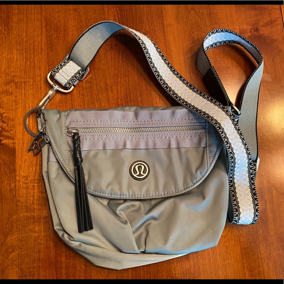 lululemon athletica Handbags - Lululemon festival bag vintage and RARE!
